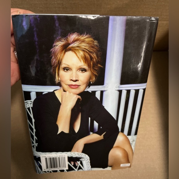 3/$20 Hardcover edition -  Ricochet by Sandra Brown - Picture 3 of 5